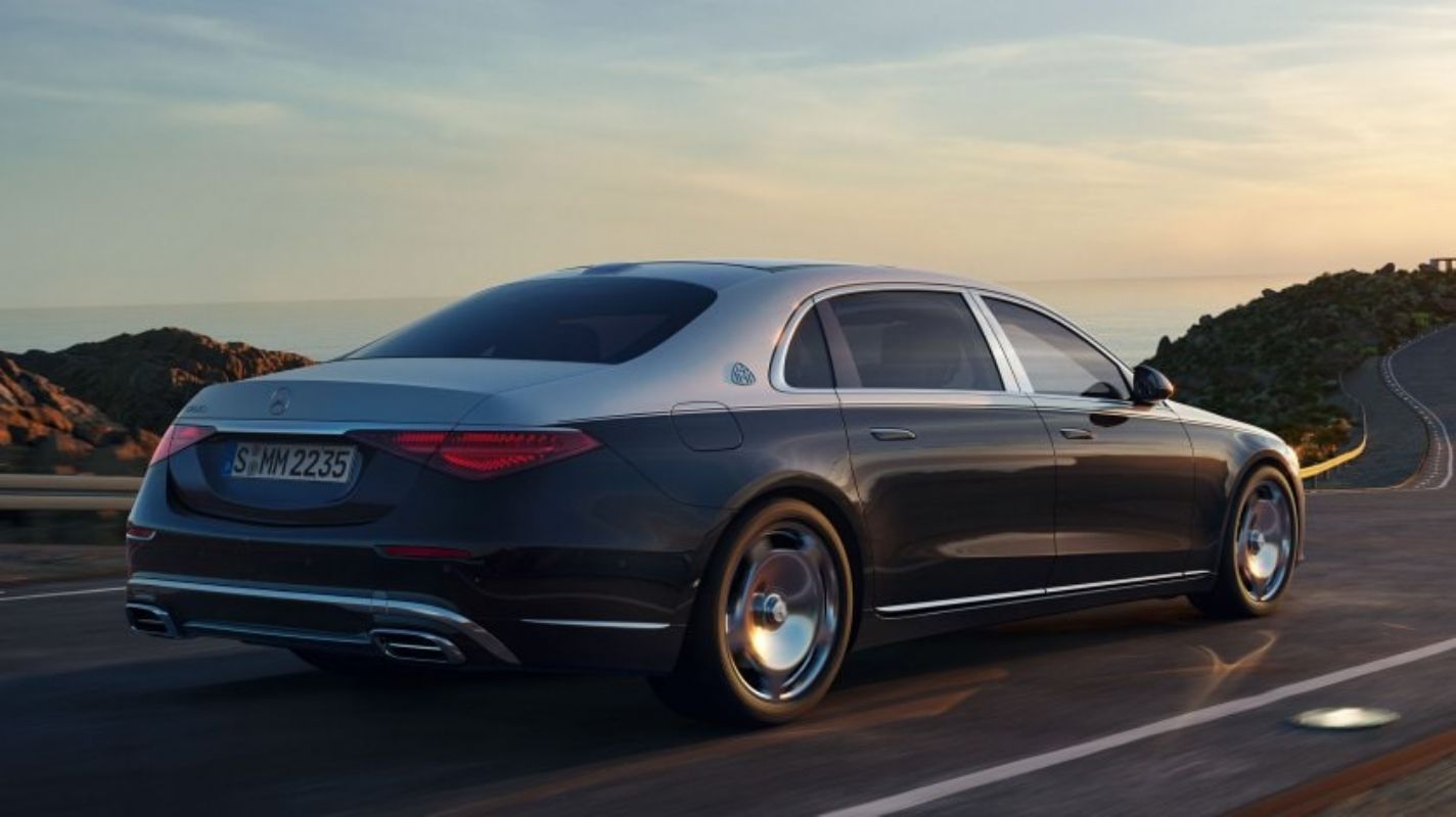 Zarif: İkonik MAYBACH iki tonlu boya seçenekleri.