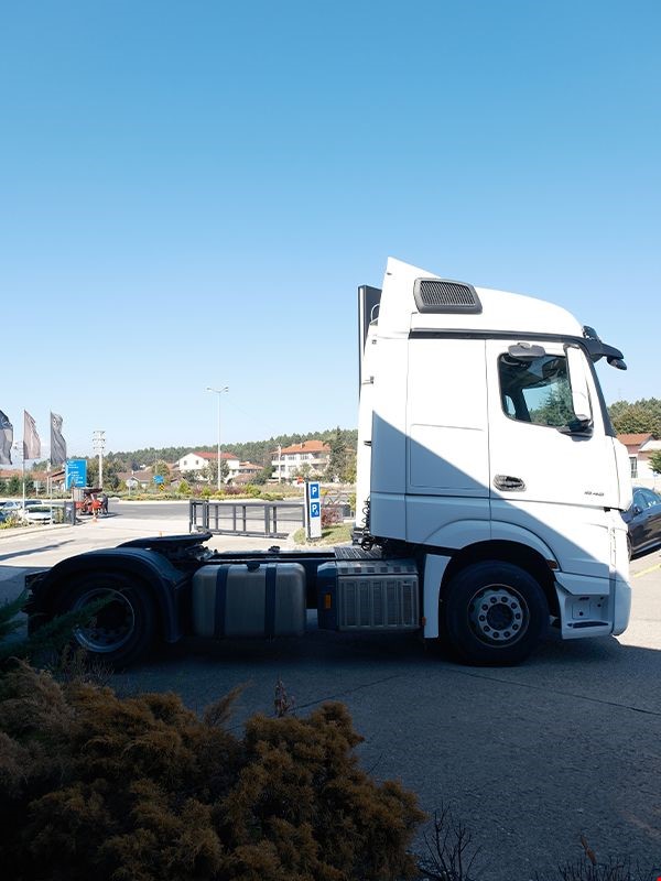 Mercedes-Benz Actros 1848