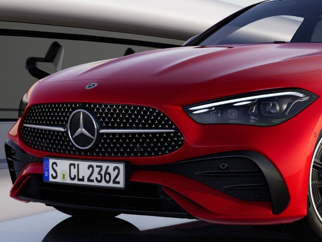 Etkileyici: Motor kaputunda güç kubbeleri.