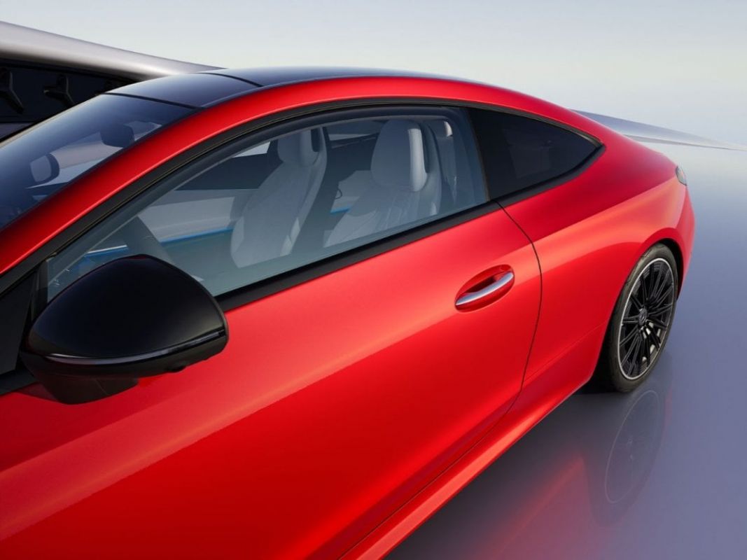 Davetkar Çerçevesiz kapılar.