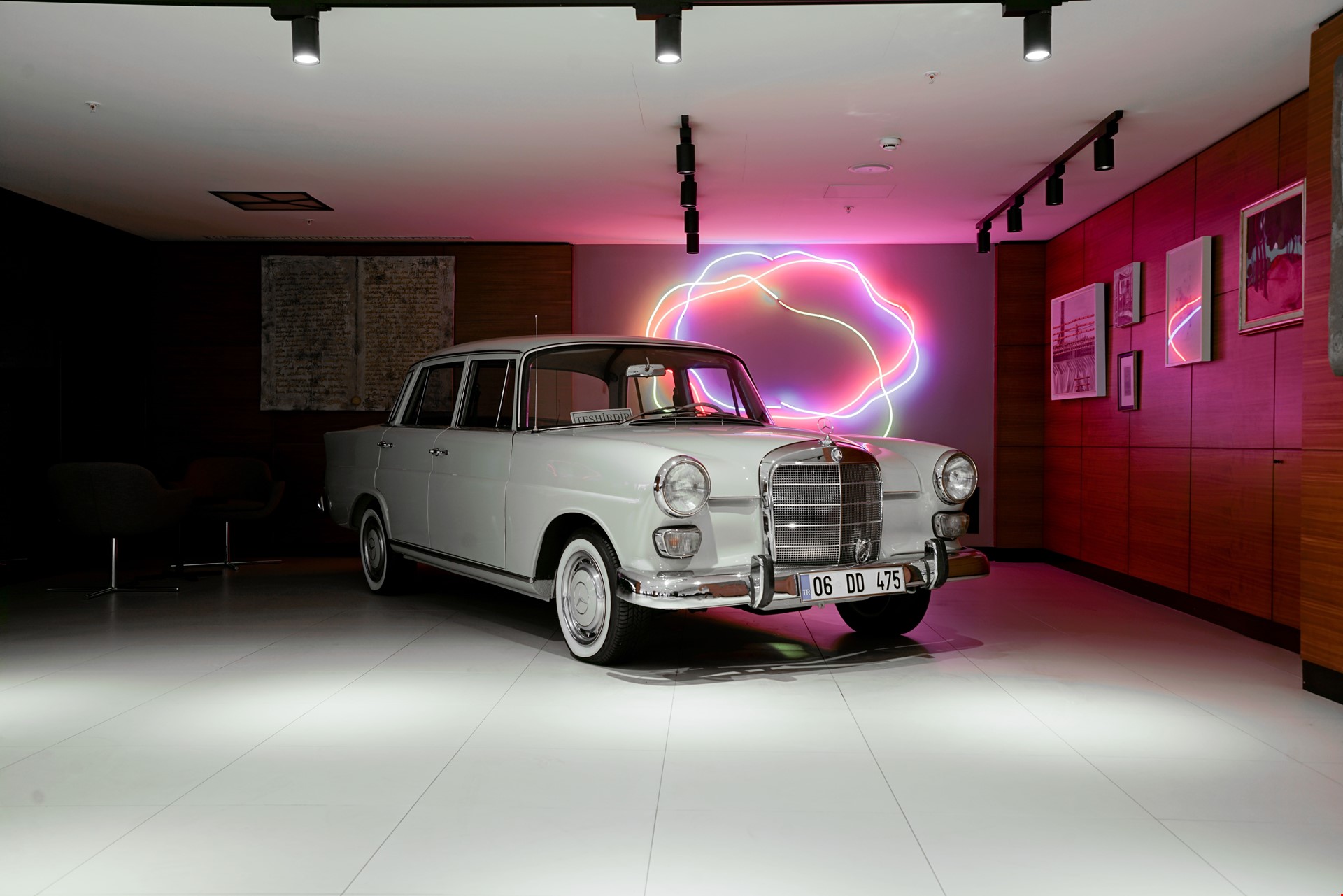 Zamansız Zarafetin İzinde