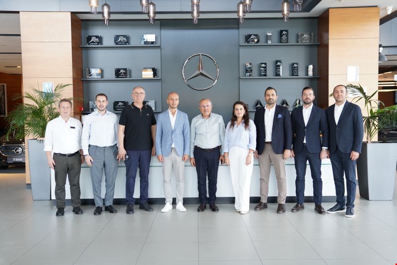 Mercedes-Benz Otomotiv Türkiye İcra Kurulu ve Otomobil Grubu Başkanı (CEO) Sayın Senol Bayrak ile Network Geliştirme Grup Müdürü Sayın Çağla Tören Ahi'yi Hasmer Otomotiv'de ağırlamaktan memnuniyet duyduk.